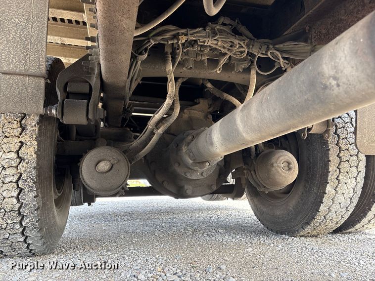 image for item EU0620 2009 Volvo VNM dump flatbed truck
