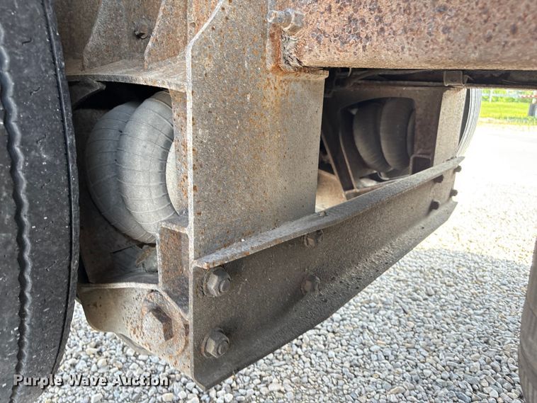 image for item EU0620 2009 Volvo VNM dump flatbed truck