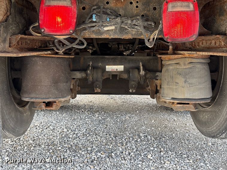 image for item EU0620 2009 Volvo VNM dump flatbed truck