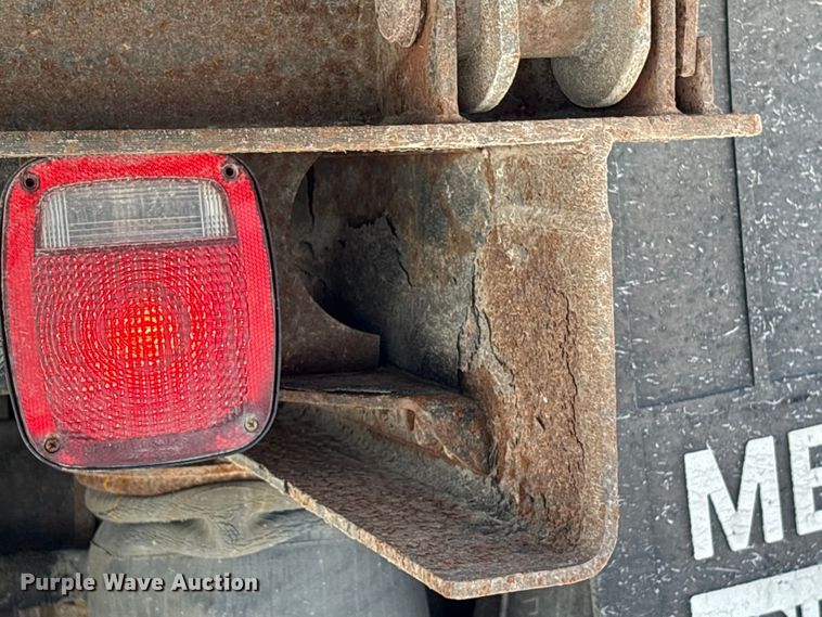 image for item EU0620 2009 Volvo VNM dump flatbed truck