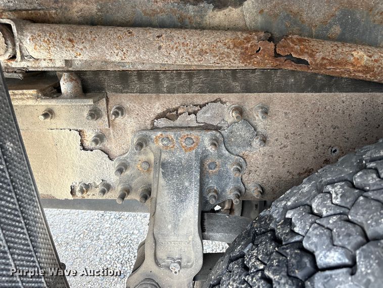 image for item EU0620 2009 Volvo VNM dump flatbed truck