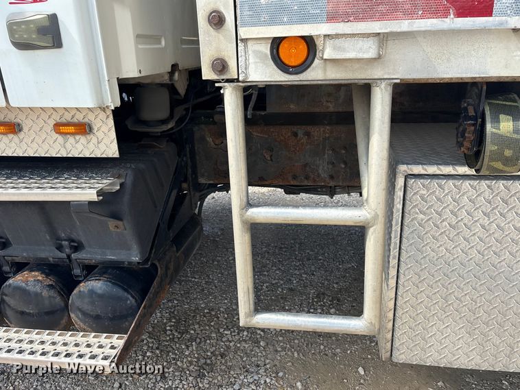 image for item EU0620 2009 Volvo VNM dump flatbed truck