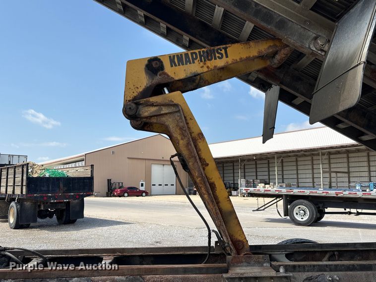image for item EU0620 2009 Volvo VNM dump flatbed truck