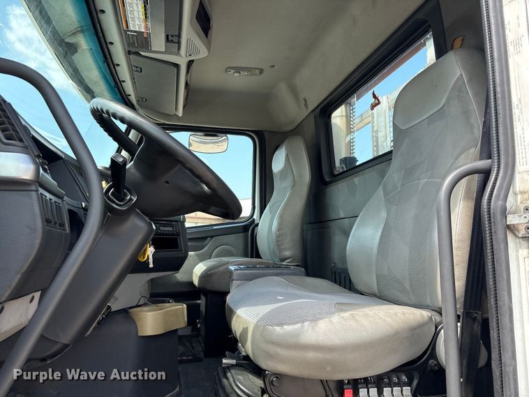 image for item EU0620 2009 Volvo VNM dump flatbed truck