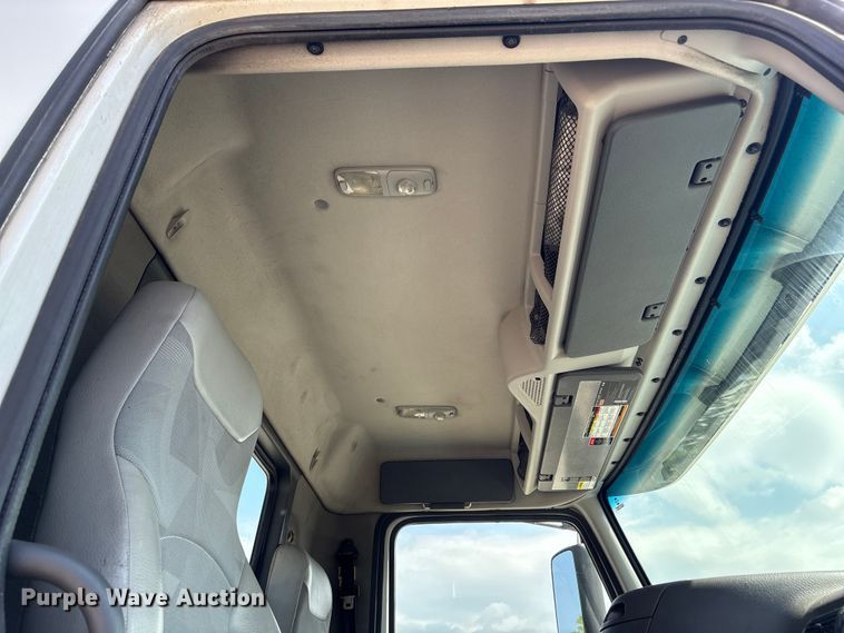 image for item EU0620 2009 Volvo VNM dump flatbed truck