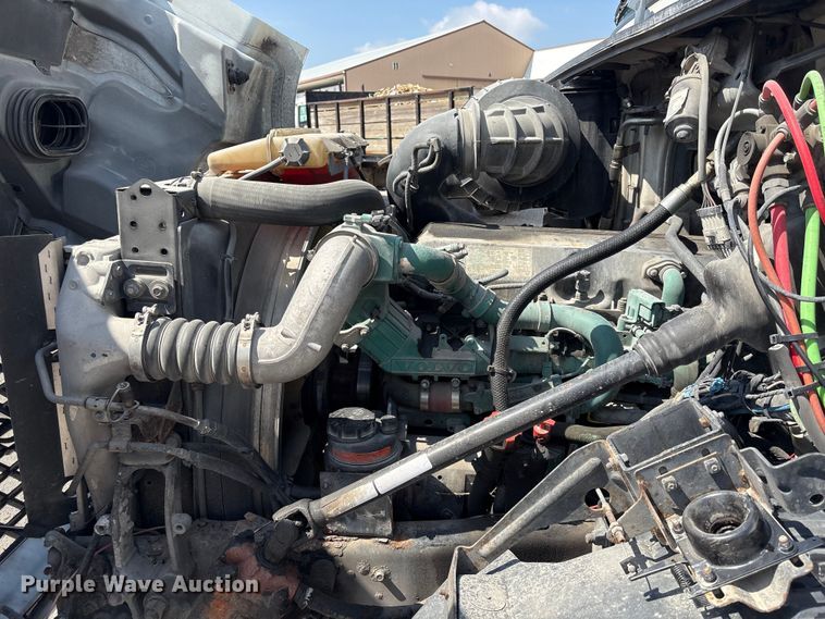 image for item EU0620 2009 Volvo VNM dump flatbed truck