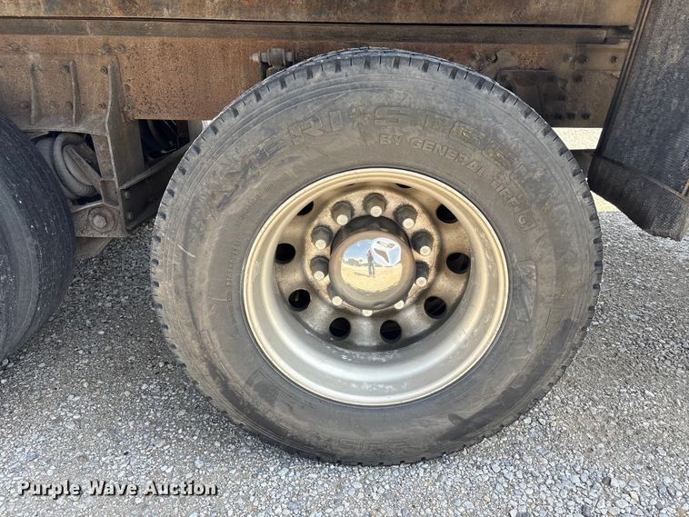image for item EU0620 2009 Volvo VNM dump flatbed truck