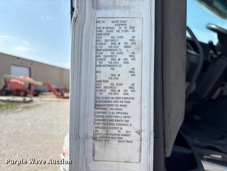 image for item EU0620 2009 Volvo VNM dump flatbed truck