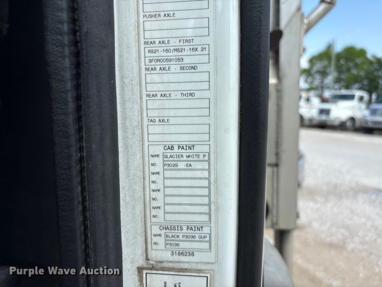 image for item EU0620 2009 Volvo VNM dump flatbed truck