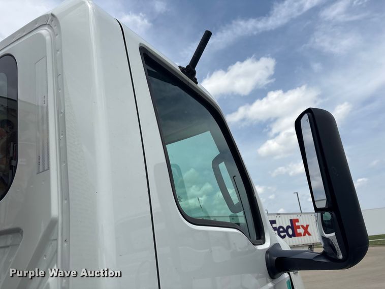 image for item EU0621 2024 International RH613 semi truck