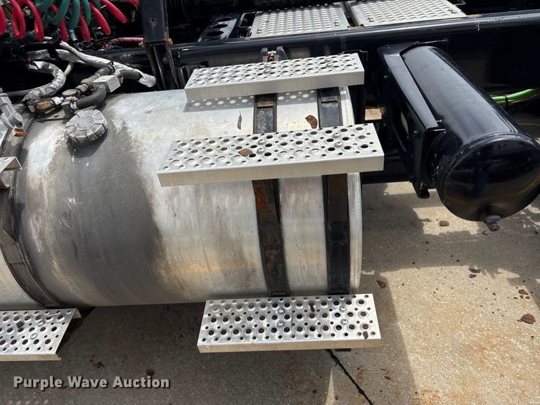 image for item EU0621 2024 International RH613 semi truck