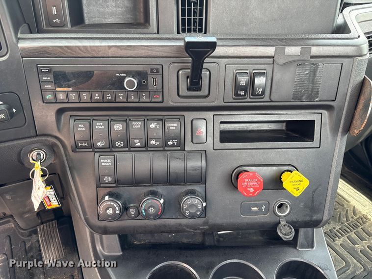 image for item EU0621 2024 International RH613 semi truck