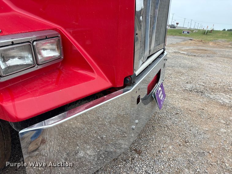 image for item EU5600 2013 Kenworth T800 semi truck