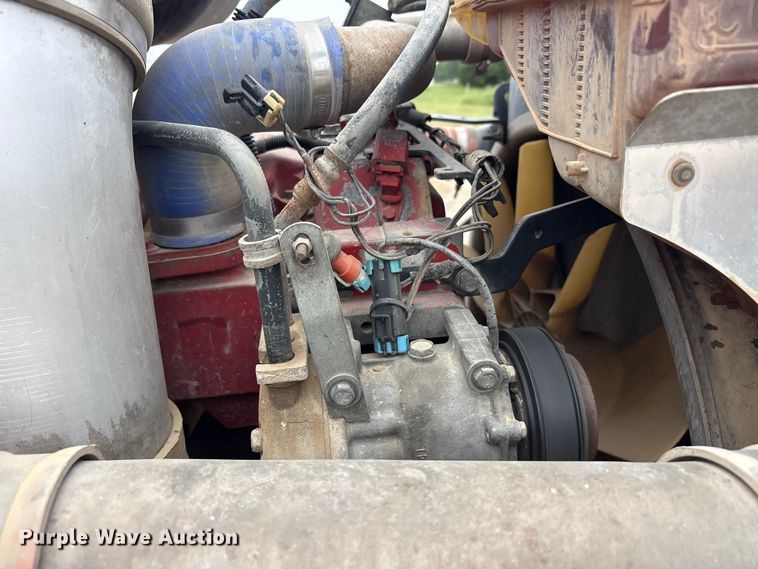image for item EU5600 2013 Kenworth T800 semi truck