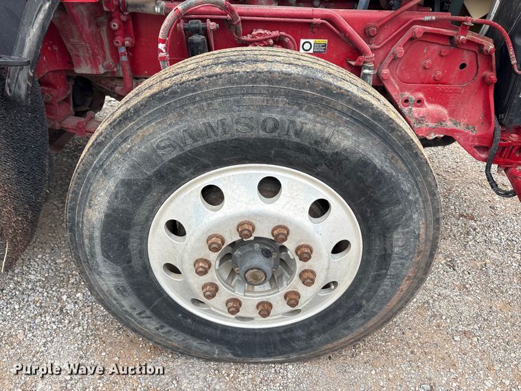image for item EU5600 2013 Kenworth T800 semi truck