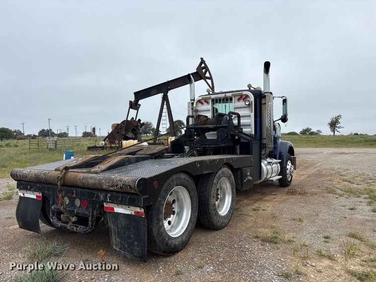 image for item EU5601 2007 International 5900i winch truck