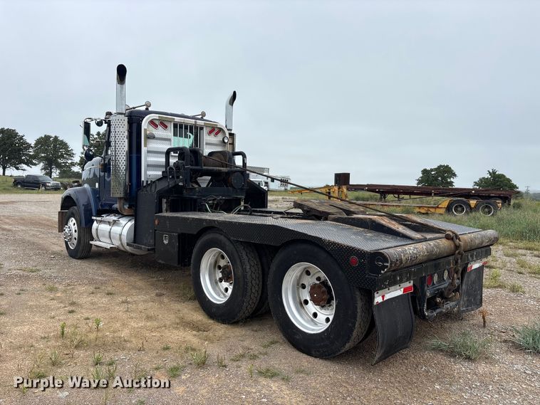 image for item EU5601 2007 International 5900i winch truck