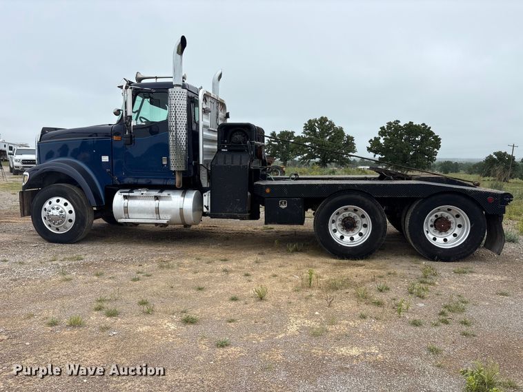image for item EU5601 2007 International 5900i winch truck