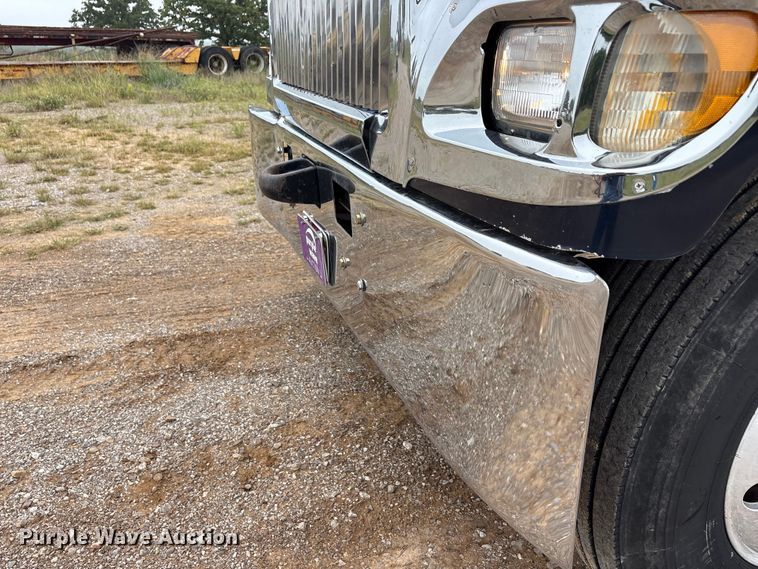 image for item EU5601 2007 International 5900i winch truck
