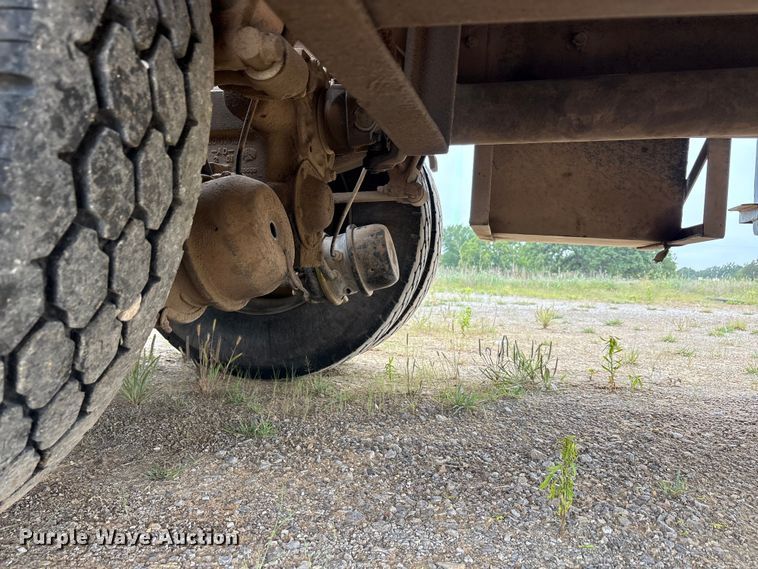 image for item EU5601 2007 International 5900i winch truck