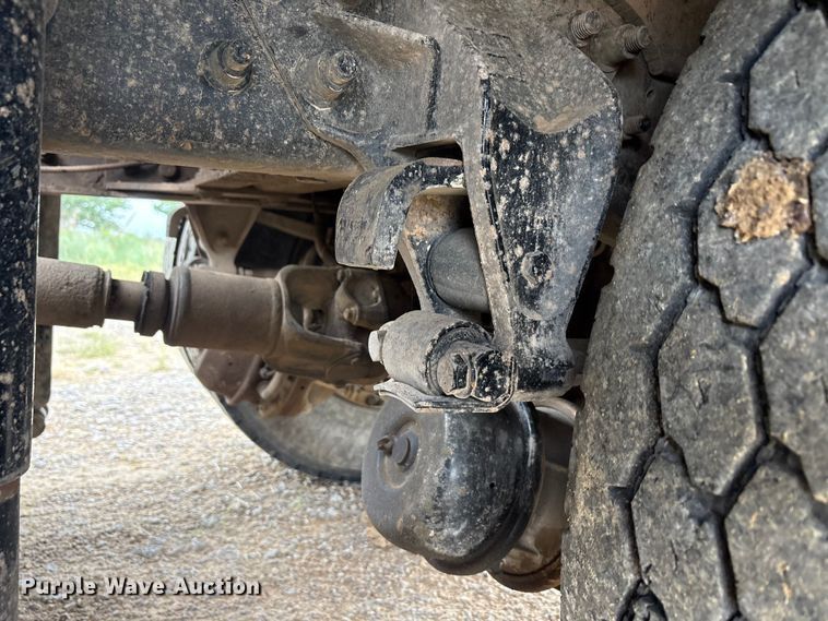 image for item EU5601 2007 International 5900i winch truck