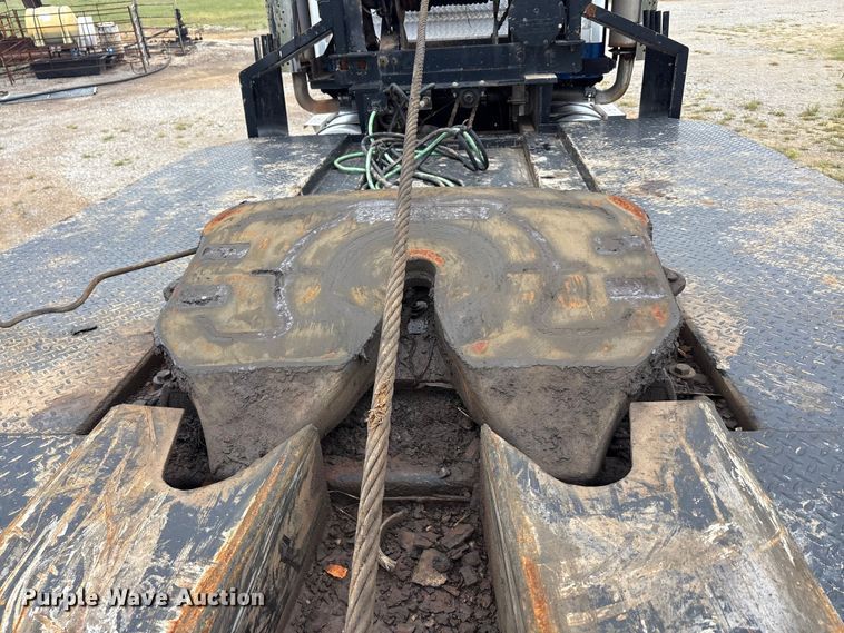 image for item EU5601 2007 International 5900i winch truck