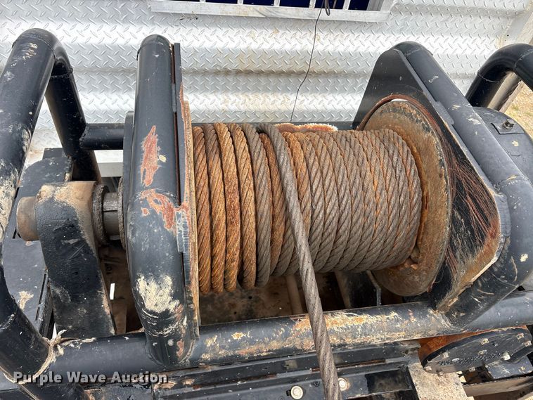image for item EU5601 2007 International 5900i winch truck