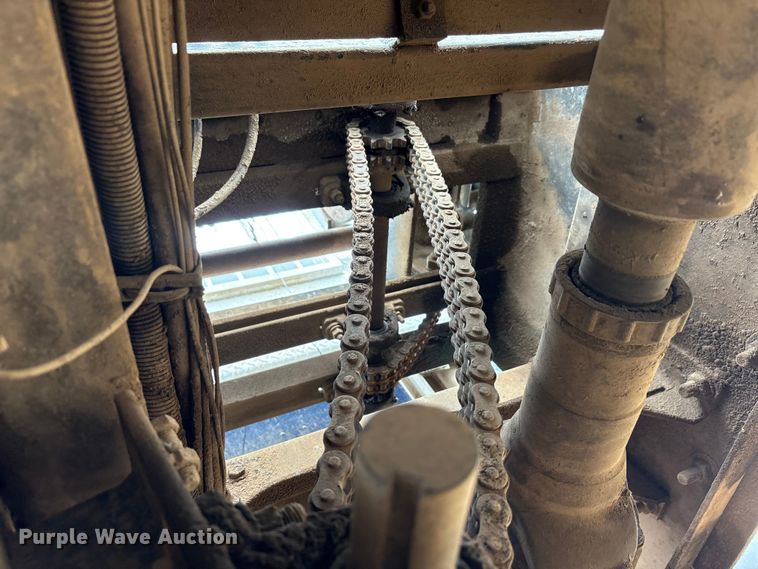 image for item EU5601 2007 International 5900i winch truck