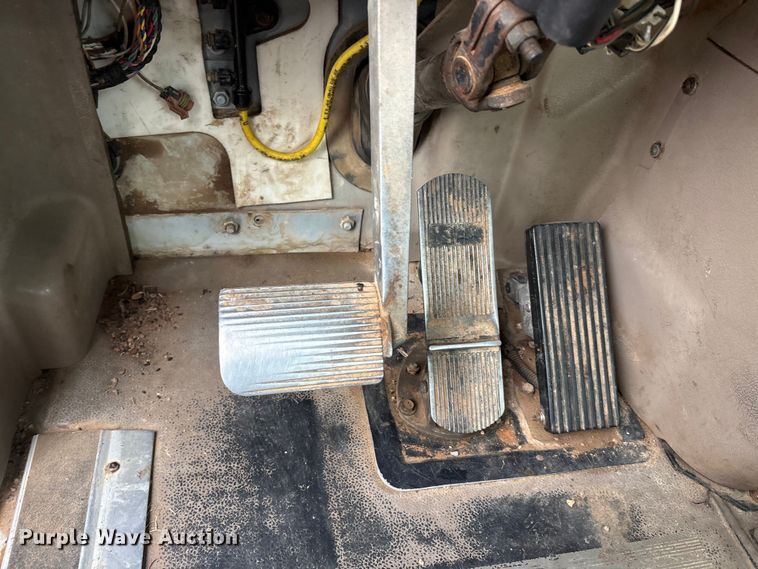 image for item EU5601 2007 International 5900i winch truck