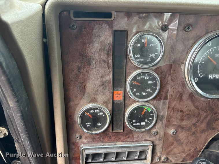 image for item EU5601 2007 International 5900i winch truck