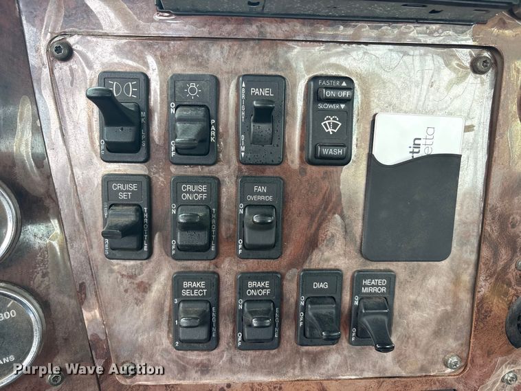 image for item EU5601 2007 International 5900i winch truck