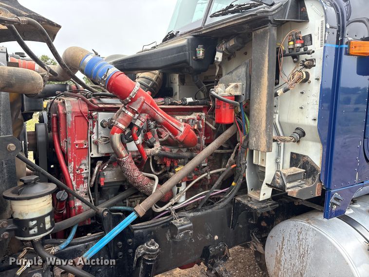 image for item EU5601 2007 International 5900i winch truck