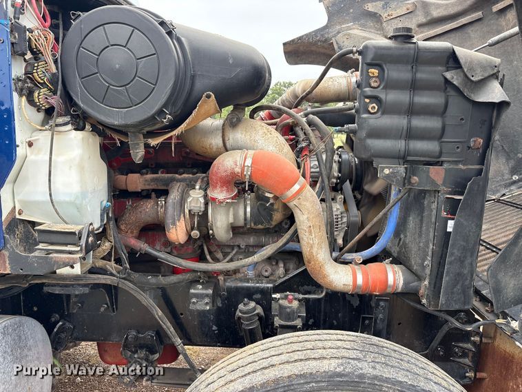 image for item EU5601 2007 International 5900i winch truck