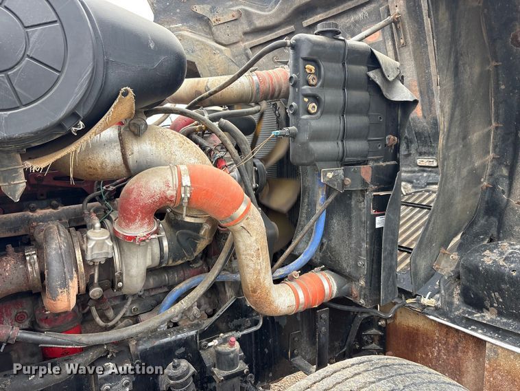 image for item EU5601 2007 International 5900i winch truck