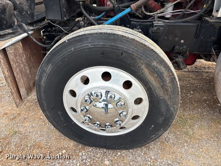 image for item EU5601 2007 International 5900i winch truck
