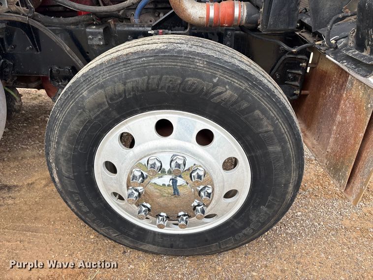 image for item EU5601 2007 International 5900i winch truck
