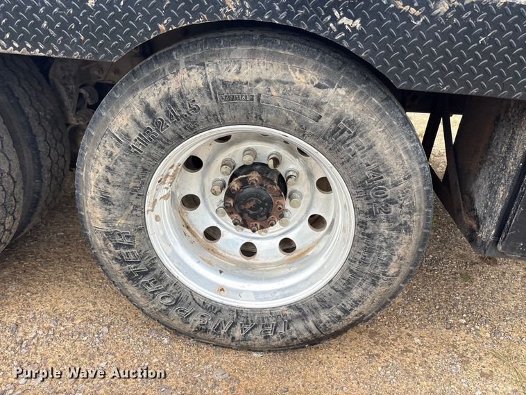 image for item EU5601 2007 International 5900i winch truck