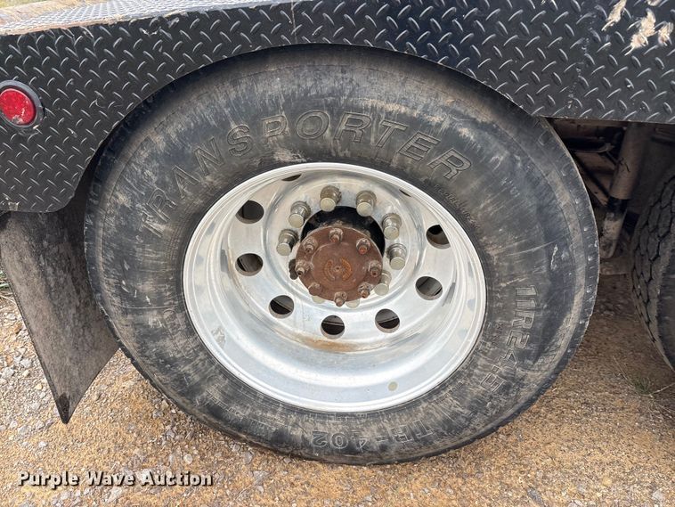 image for item EU5601 2007 International 5900i winch truck