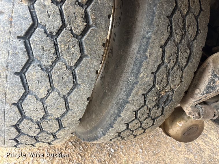 image for item EU5601 2007 International 5900i winch truck
