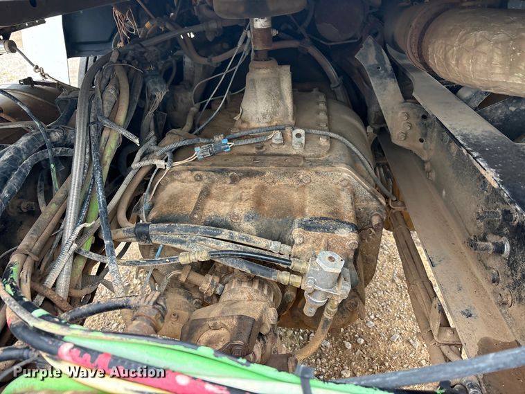 image for item EU5602 2008 Mack CHU613 semi truck