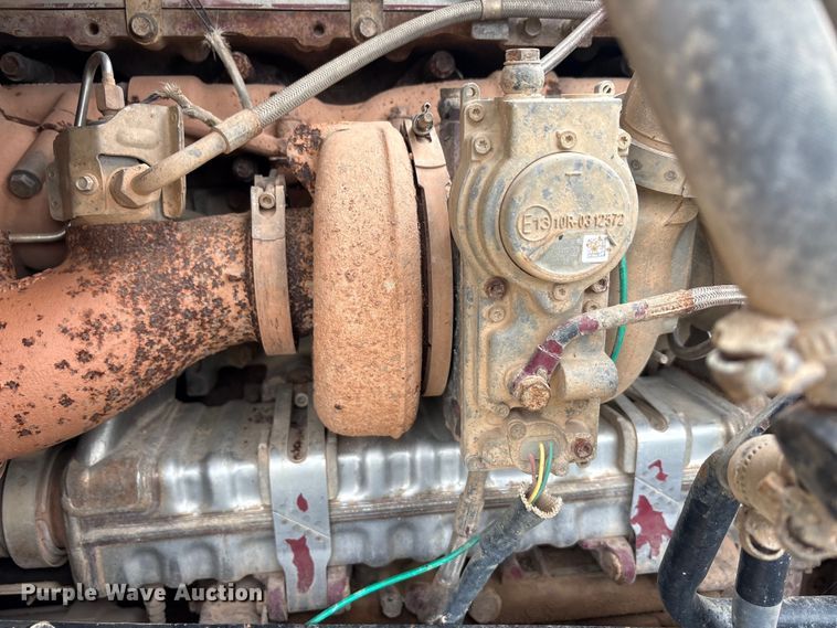 image for item EU5602 2008 Mack CHU613 semi truck