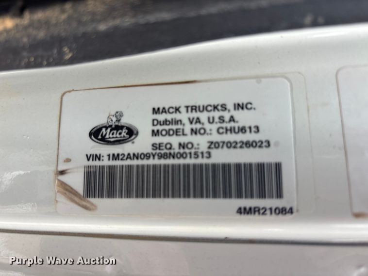 image for item EU5602 2008 Mack CHU613 semi truck