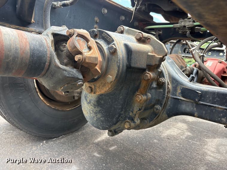 image for item EU5605 2005 International 4400 semi truck