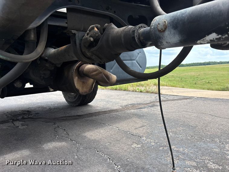 image for item EU5605 2005 International 4400 semi truck