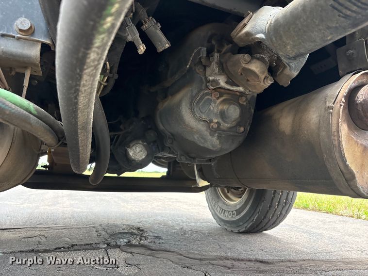 image for item EU5605 2005 International 4400 semi truck