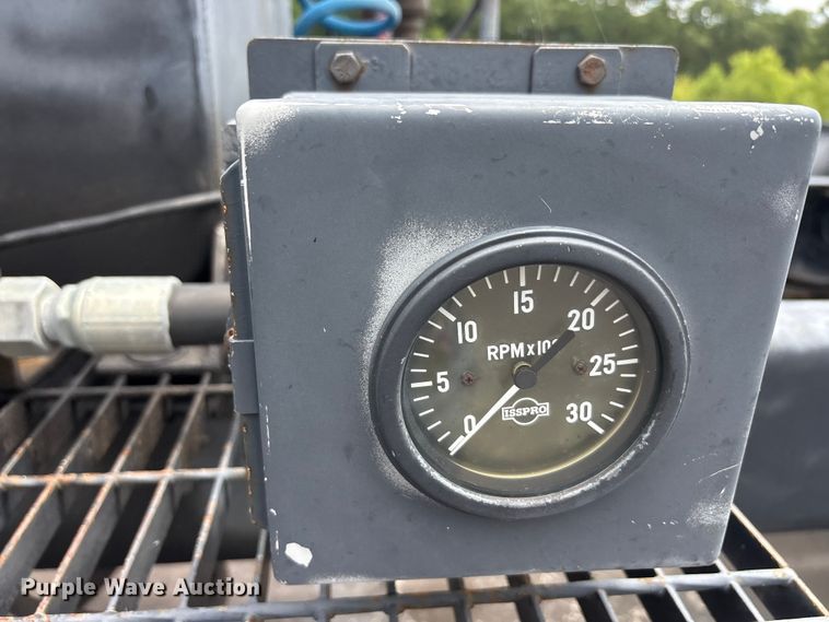 image for item EU5605 2005 International 4400 semi truck