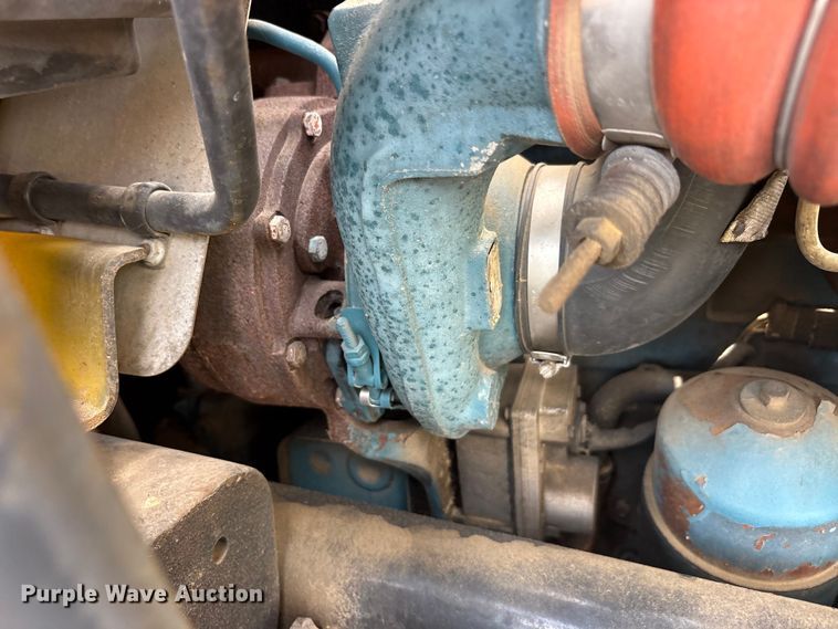 image for item EU5605 2005 International 4400 semi truck