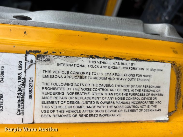 image for item EU5605 2005 International 4400 semi truck