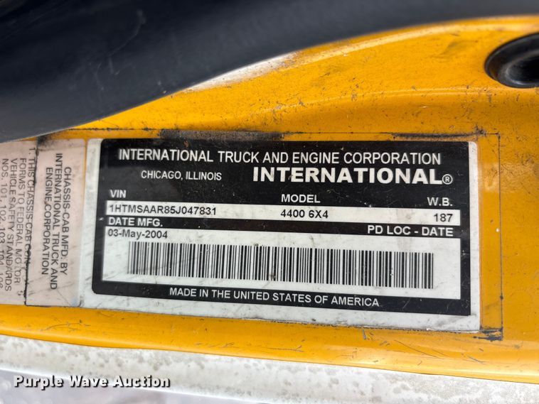 image for item EU5605 2005 International 4400 semi truck