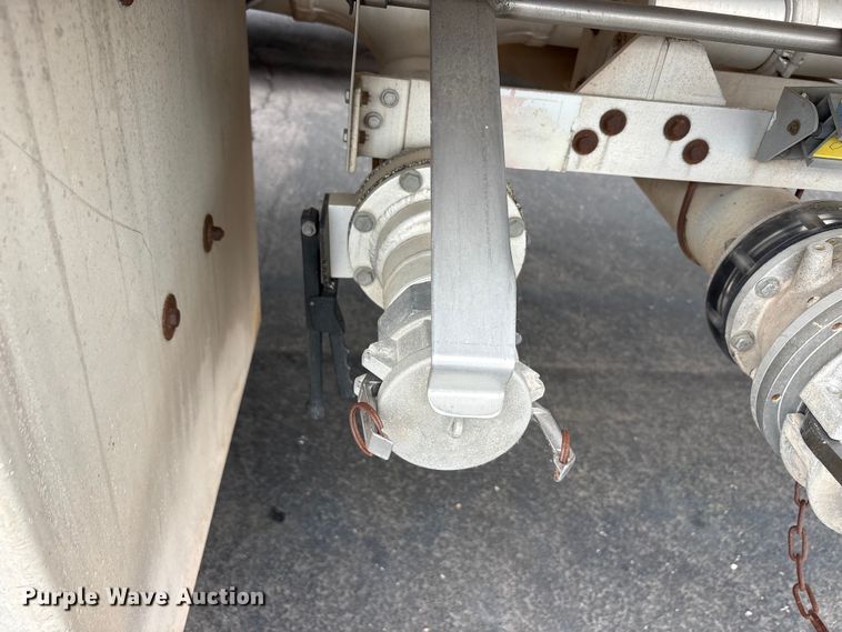 image for item EU5606 1997 Polar Tank Trailer Polar Tank Trailer tank trailer